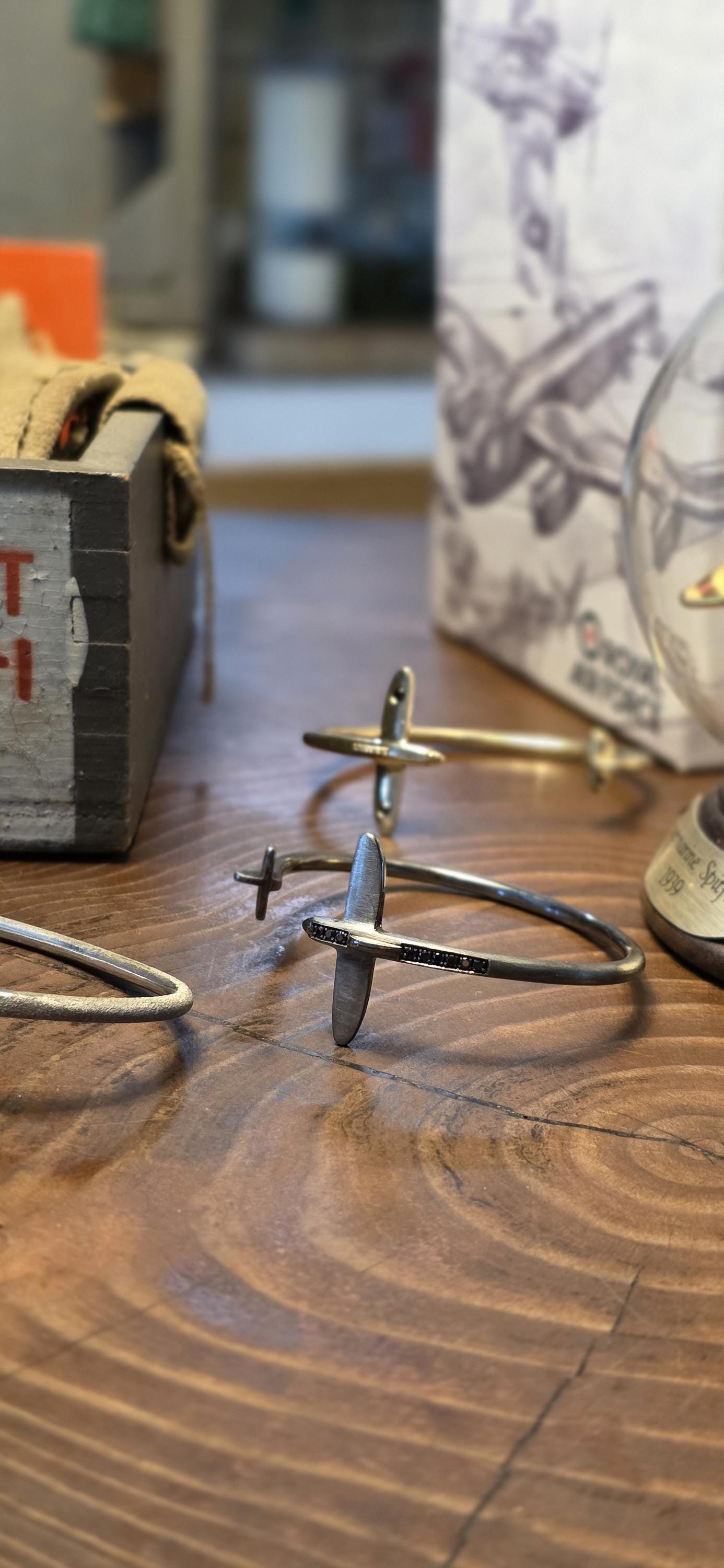 Handmade "Chasing your Tail" Bangles Commemorative Solid 9k Bracelet VE Day Collectable Bracelet WW2 Gold Silver Genuine Diamonds Pilot UK