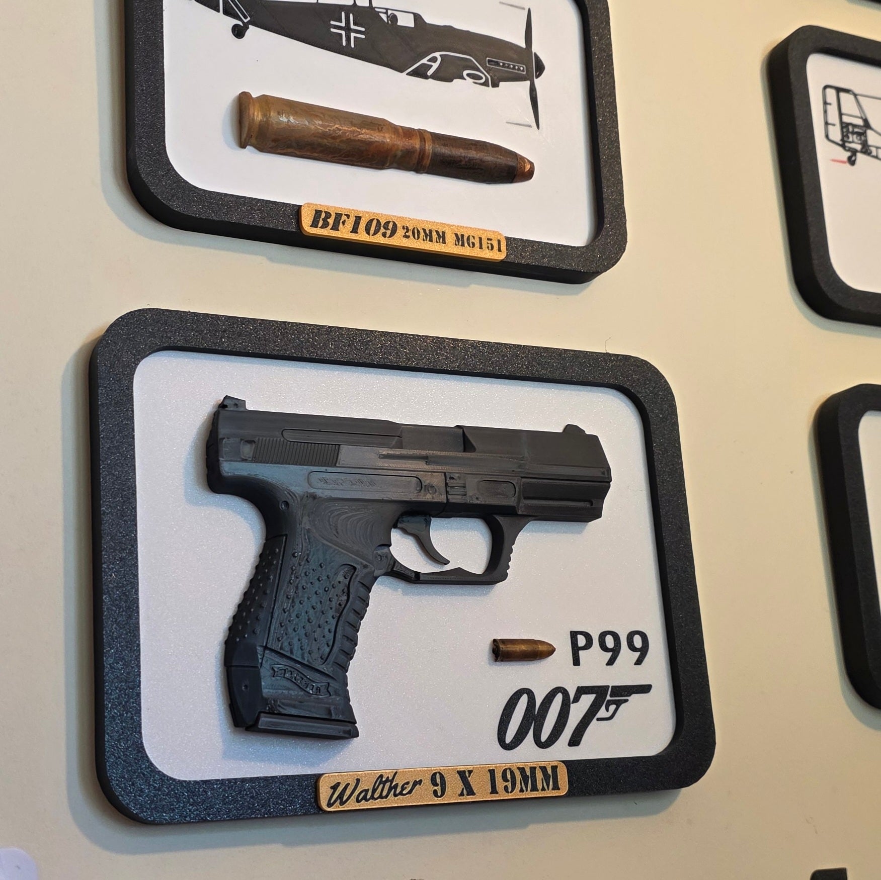 Walther P99 Bullet Scale Size Brass Printed Bond Wall Art Desk Mount Detailed Decor 007 Collectable Film Movies James Tomorrow Never Dies Brosnan