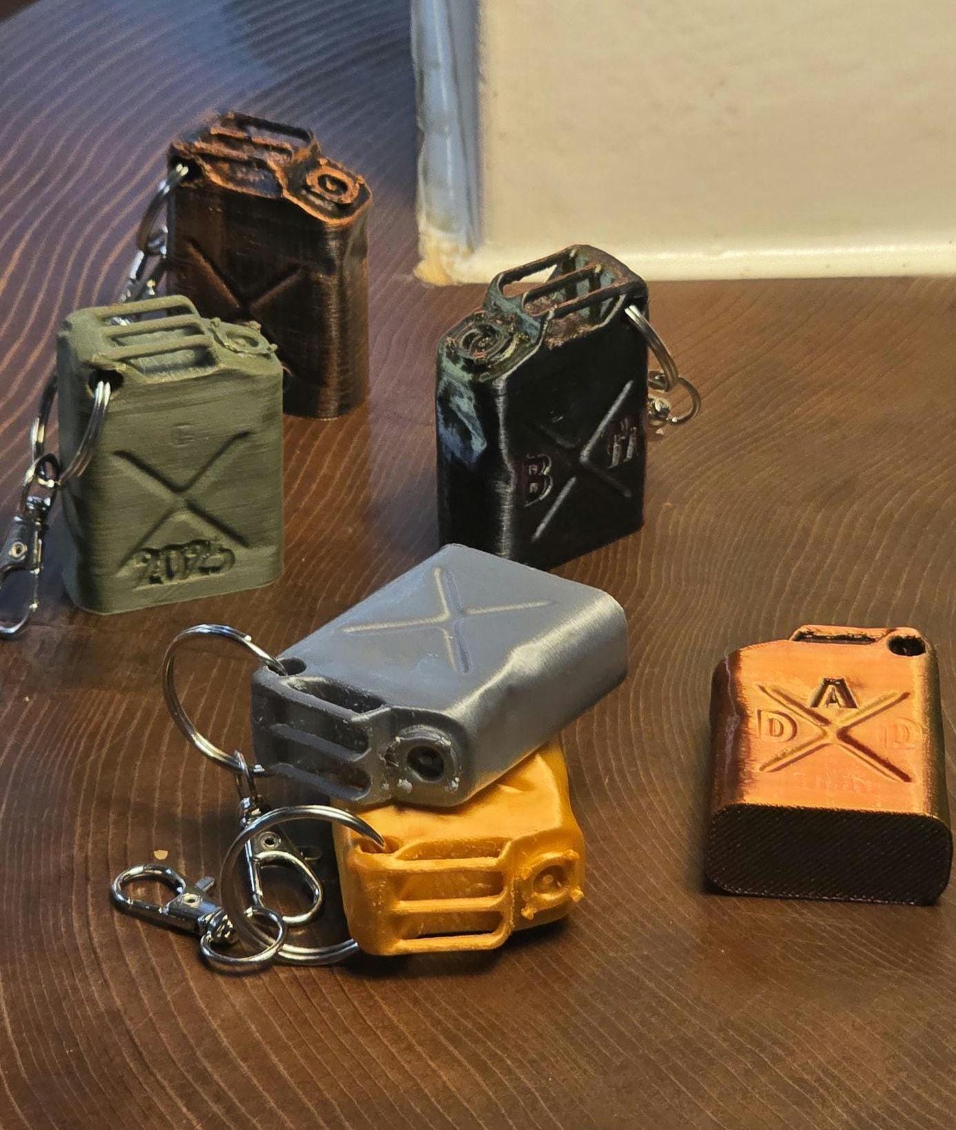 Made in UK Vintage Jerry Can Boat Float Old Keyring 3d Printed Fuel Can Petrol Diesel WW2 Army Scale Model Mini Marine Floatie