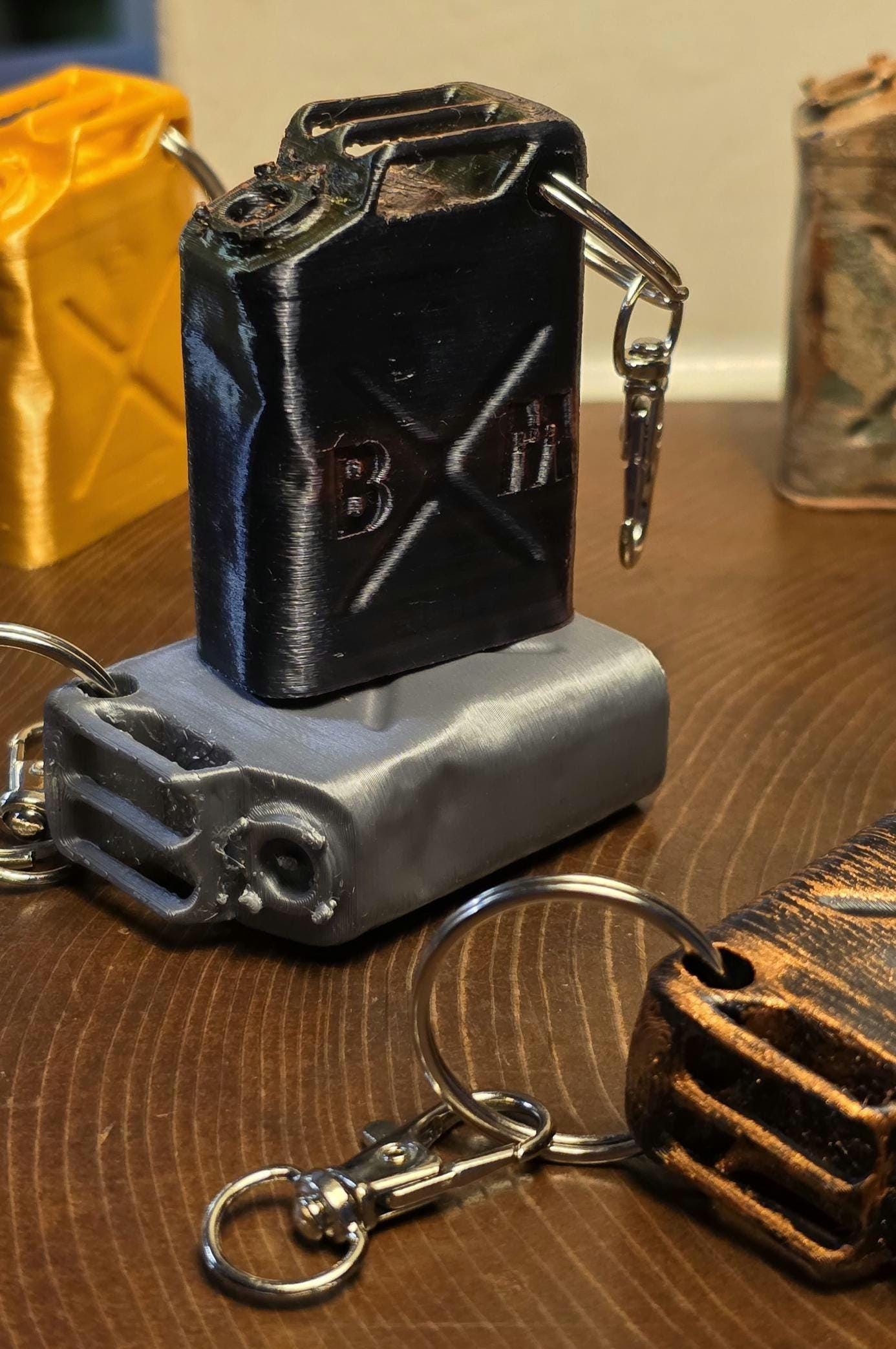 Made in UK Vintage Jerry Can Boat Float Old Keyring 3d Printed Fuel Can Petrol Diesel WW2 Army Scale Model Mini Marine Floatie