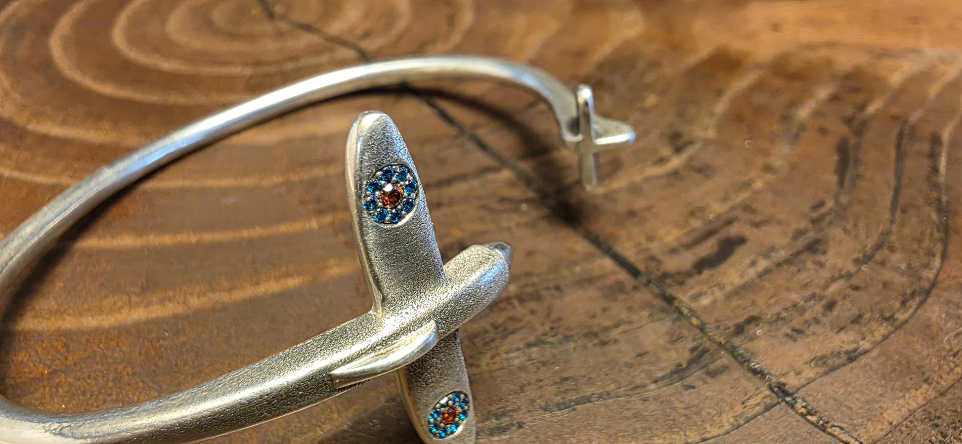 Handmade "Chasing your Tail" Bangles Commemorative Solid 9k Bracelet VE Day Collectable Bracelet WW2 Gold Silver Genuine Diamonds Pilot UK